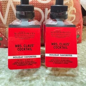 Wallflower Mrs. Claus' Cocktail Fragrance Refill - Vibrant Red